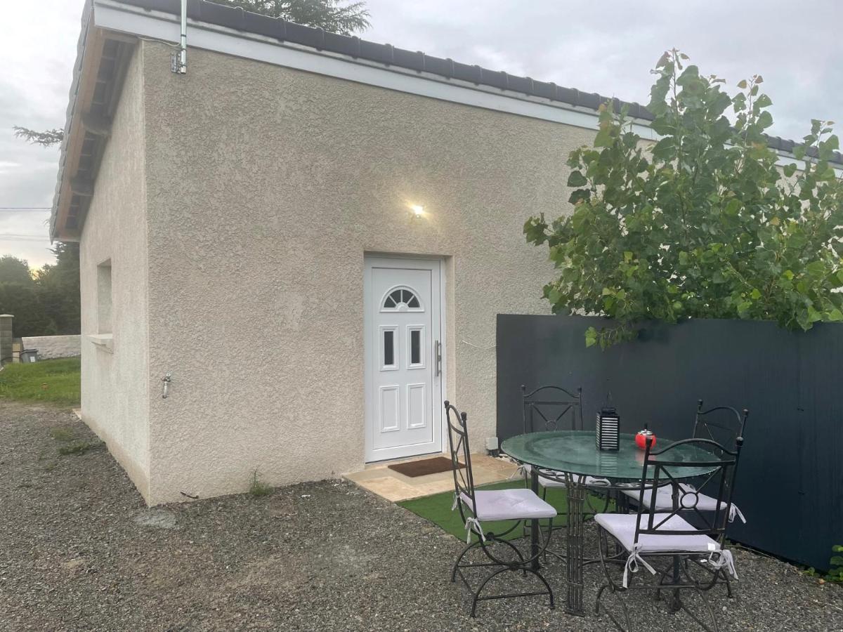 Le Miroir Villa Domerat Eksteriør billede
